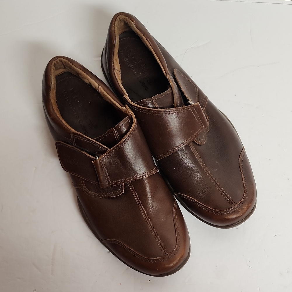 Kickers Women's Dark Brown Leather Velcro Strap Loafers Size 38/7.5 US Walking